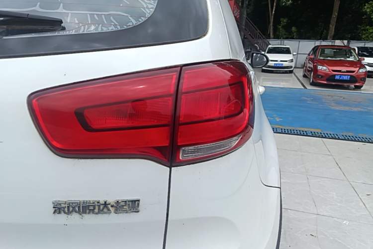 Used Kia Sportage R 2015 2.0L Automatic Two-Wheel Drive GL Right Rear Taillight