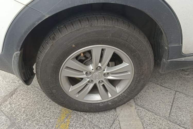 Used Kia Sportage R 2015 2.0L Automatic Two-Wheel Drive GL Right Rear Wheel Hub