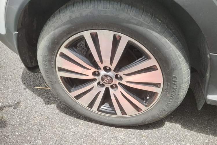 Used Kia Sportage R 2015 2.0L Automatic Two-Wheel Drive GLS Right Rear Wheel Hub