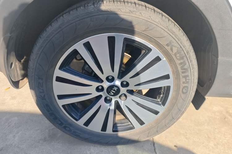 Used Kia Sportage R 2015 2.0L Automatic Two-Wheel Drive GLS Right Rear Wheel Hub