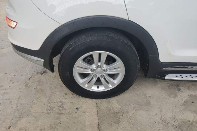 Used Kia Sportage R 2015 2.0L Automatic Two-Wheel Drive GL Right Rear Wheel Hub