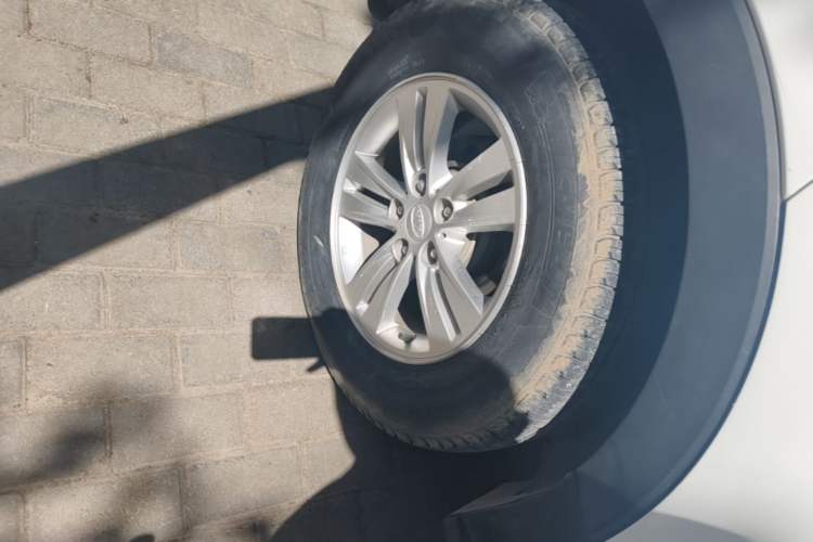 Used Kia Sportage R 2015 2.0L Automatic Two-Wheel Drive GL Right Rear Wheel Hub