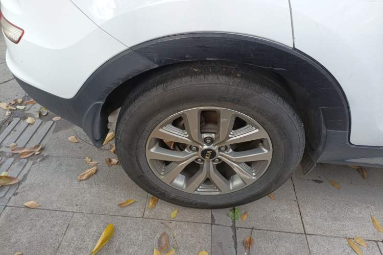 Used Kia Sportage R 2015 2.0L Automatic Two-Wheel Drive GLS Right Rear Wheel Hub