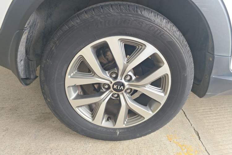 Used Kia Sportage R 2015 2.0L Automatic Two-Wheel Drive GLS Right Rear Wheel Hub