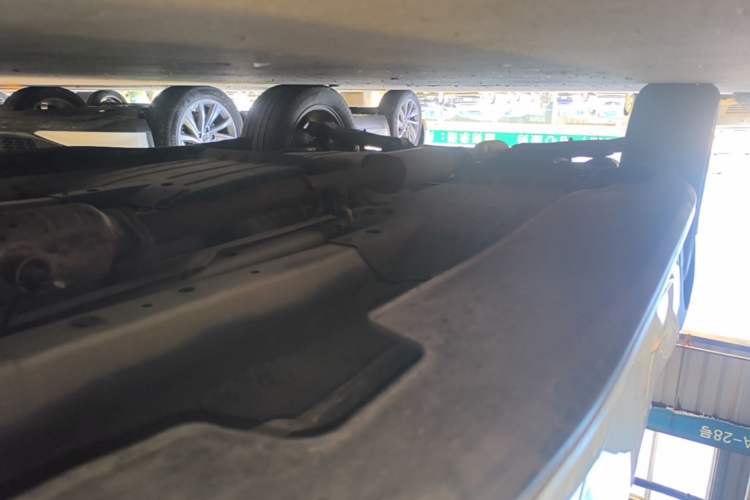 Used Kia Sportage R 2015 2.0L Automatic Two-Wheel Drive DLX Model Right Side Sill