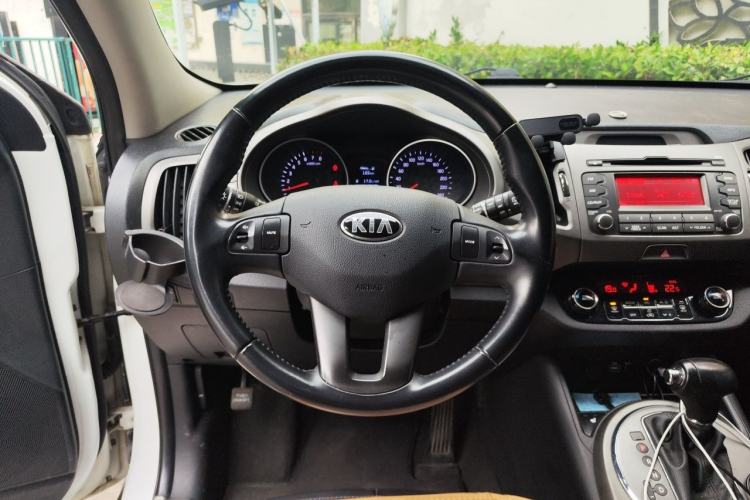 Used Kia Sportage R 2015 2.0L Automatic Two-Wheel Drive DLX Model Steering Wheel