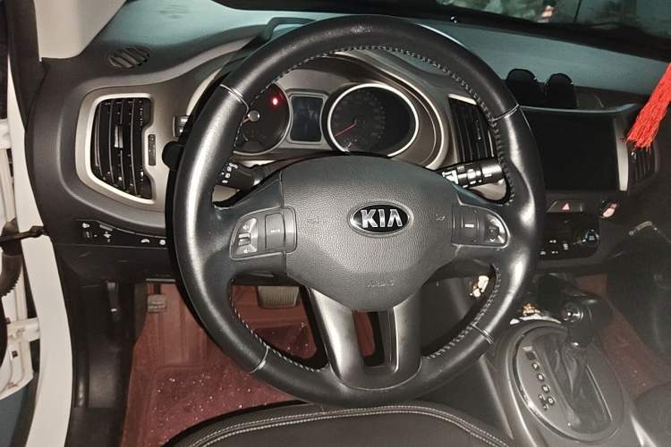 Used Kia Sportage R 2015 2.0L Automatic Two-Wheel Drive GLS Steering Wheel