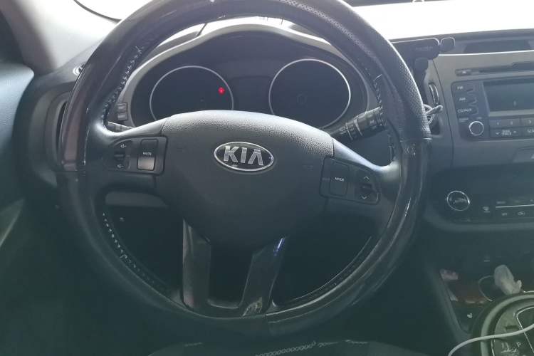Used Kia Sportage R 2015 2.0L Automatic Two-Wheel Drive DLX Model Steering Wheel