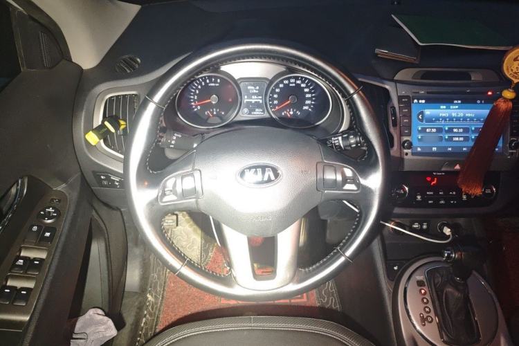 Used Kia Sportage R 2015 2.0L Automatic Two-Wheel Drive DLX Model Steering Wheel