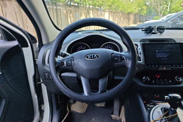 Used Kia Sportage R 2015 2.0L Automatic Two-Wheel Drive DLX Model Steering Wheel