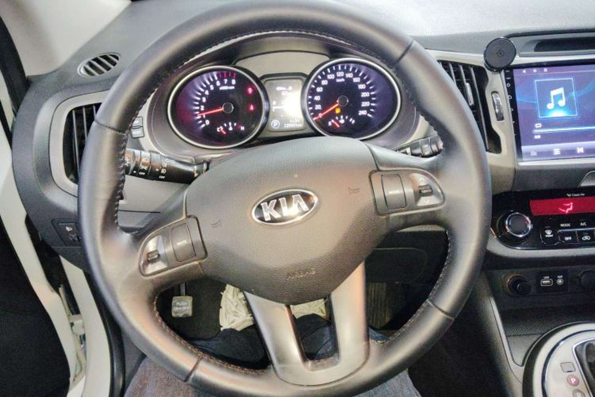 Used Kia Sportage R 2015 2.0L Automatic Two-Wheel Drive GLS Steering Wheel