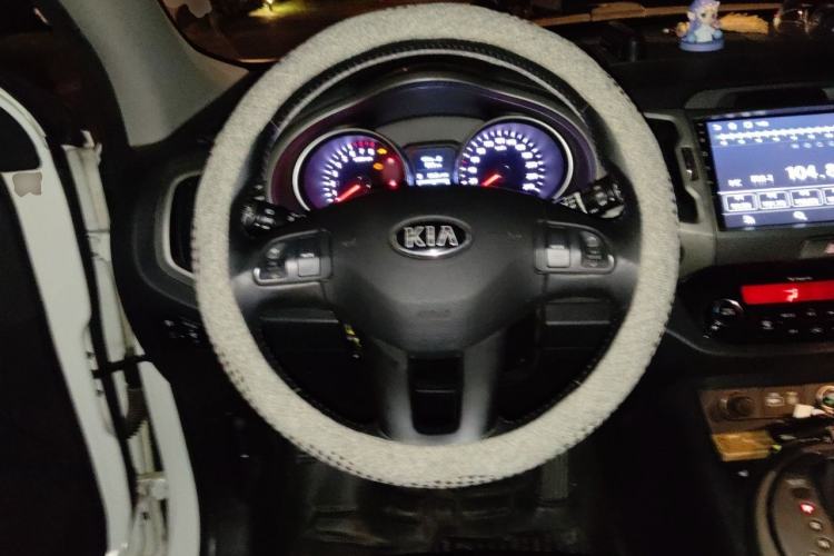 Used Kia Sportage R 2015 2.0L Automatic Two-Wheel Drive DLX Model Steering Wheel