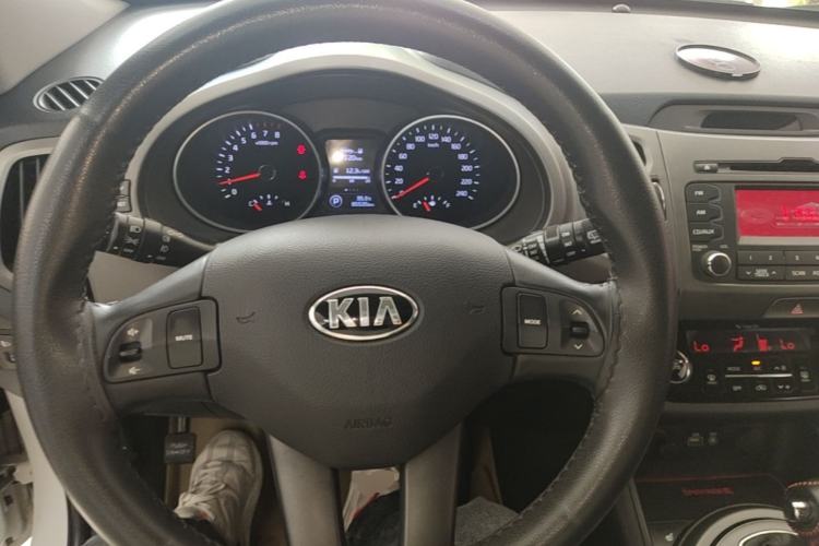 Used Kia Sportage R 2015 2.0L Automatic Two-Wheel Drive DLX Model Steering Wheel