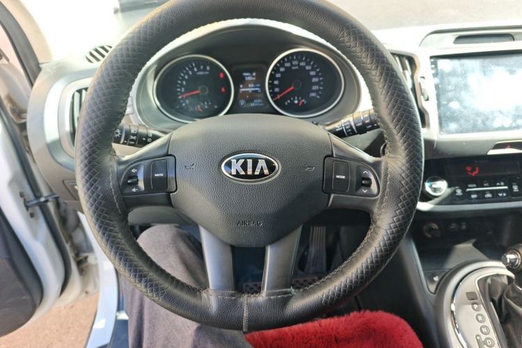 Used Kia Sportage R 2015 2.0L Automatic Two-Wheel Drive DLX Model Steering Wheel
