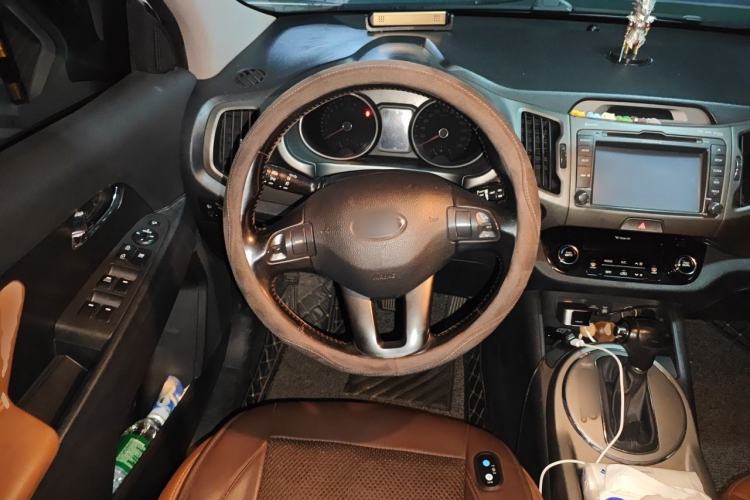 Used Kia Sportage R 2015 2.0L Automatic Two-Wheel Drive DLX Model Steering Wheel