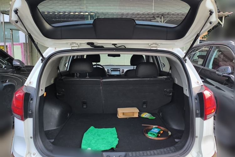 Used Kia Sportage R 2015 2.0L Automatic Two-Wheel Drive DLX Model Trunk