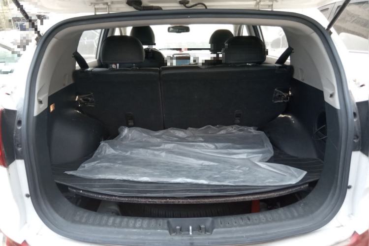Used Kia Sportage R 2015 2.0L Automatic Two-Wheel Drive DLX Model Trunk
