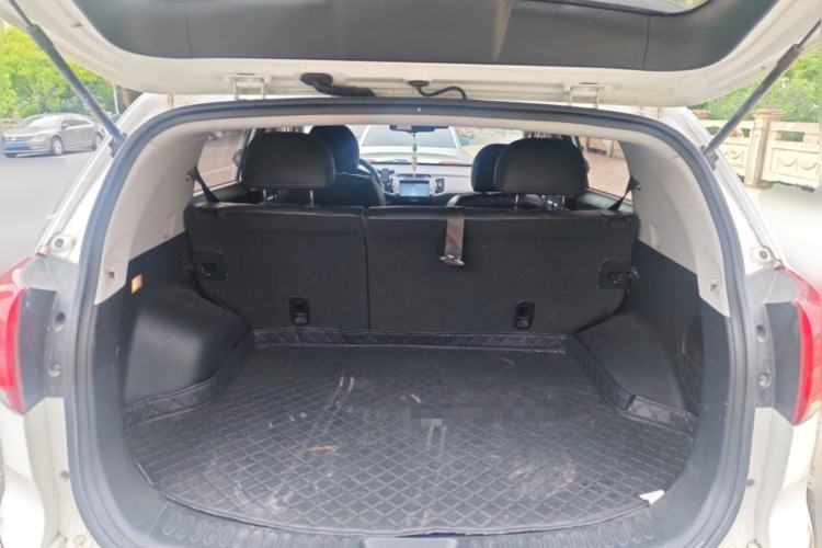 Used Kia Sportage R 2015 2.0L Automatic Two-Wheel Drive DLX Model Trunk