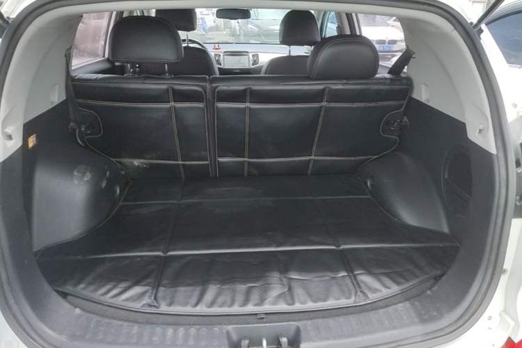 Used Kia Sportage R 2015 2.0L Automatic Two-Wheel Drive GLS Trunk