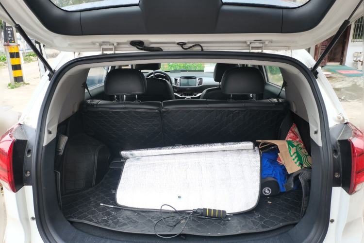 Used Kia Sportage R 2015 2.0L Automatic Two-Wheel Drive GLS Trunk