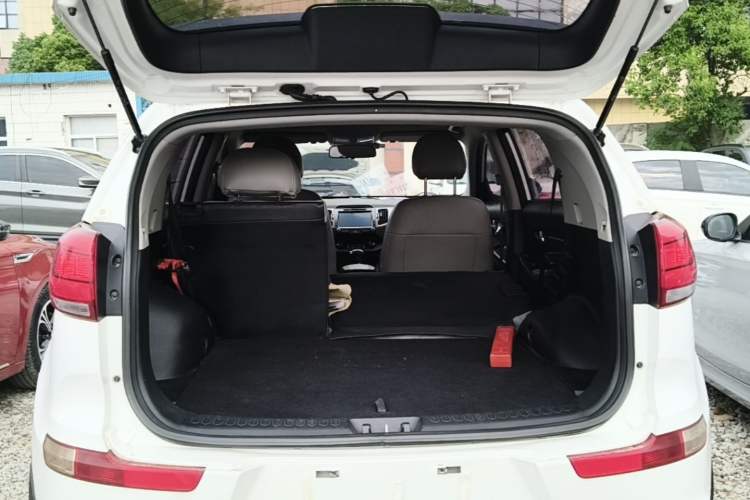 Used Kia Sportage R 2015 2.0L Automatic Two-Wheel Drive GL Trunk