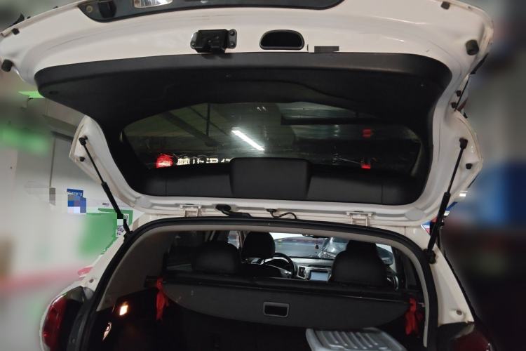 Used Kia Sportage R 2015 2.0L Automatic 2WD Premium Edition Trunk