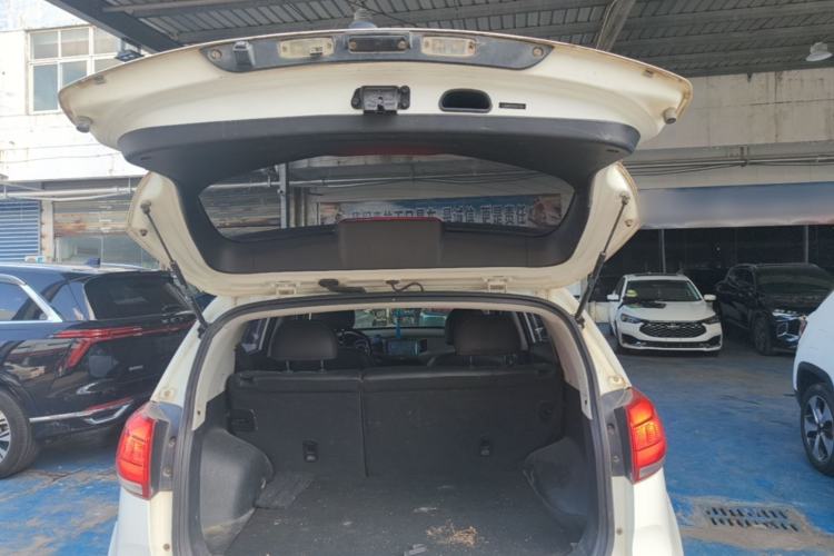 Used Kia Sportage R 2015 2.0L Automatic Two-Wheel Drive DLX Model Trunk