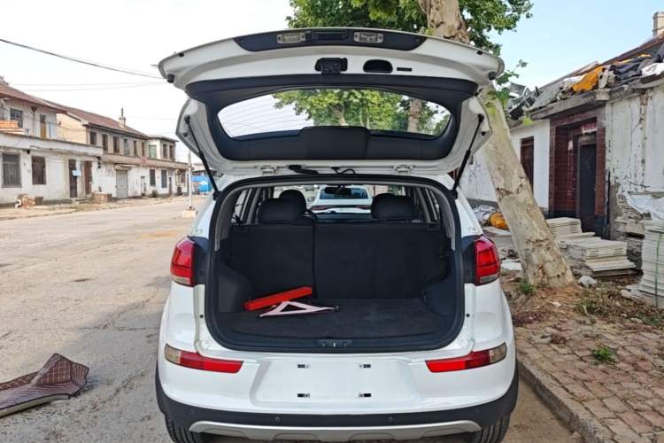 Used Kia Sportage R 2015 2.0L Automatic Two-Wheel Drive GL Trunk