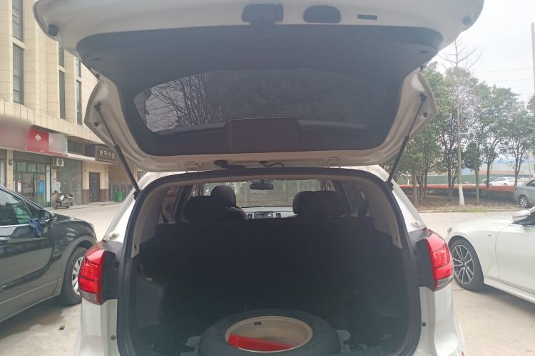 Used Kia Sportage R 2015 2.0L Automatic Two-Wheel Drive GL Trunk
