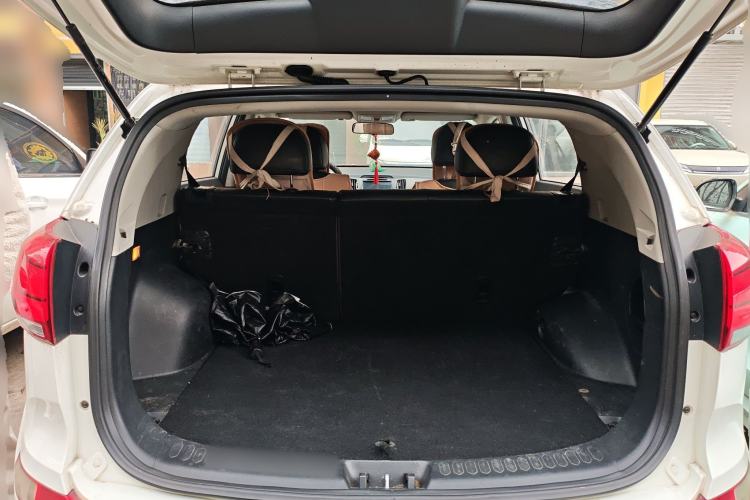 Used Kia Sportage R 2015 2.0L Manual Two-Wheel Drive GLS Trim Trunk