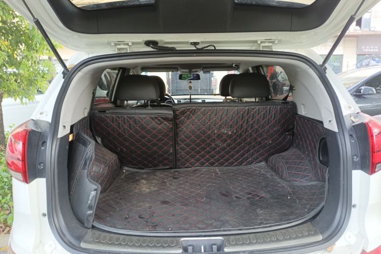 Used Kia Sportage R 2015 2.0L Automatic Two-Wheel Drive GLS Trunk