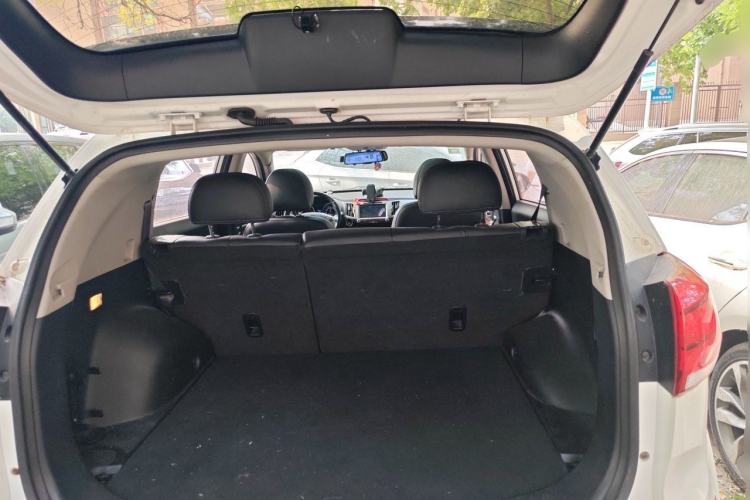 Used Kia Sportage R 2015 2.0L Automatic Two-Wheel Drive DLX Model Trunk
