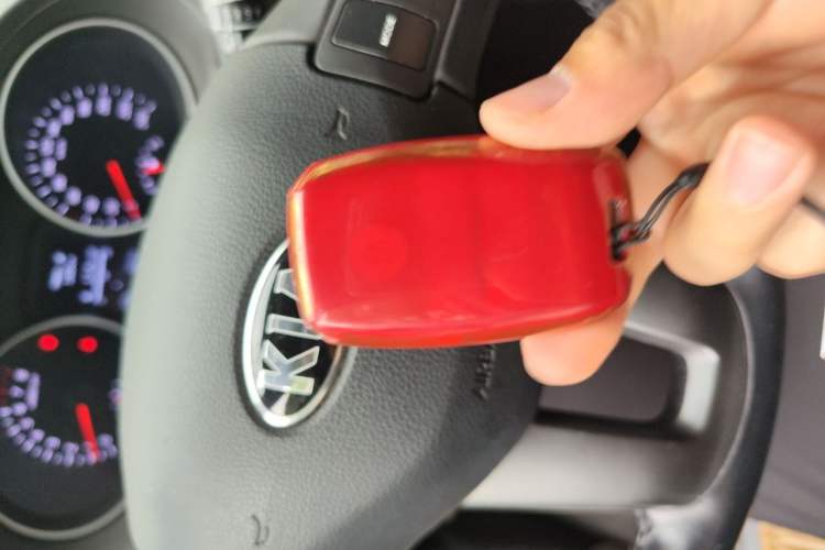 Used Kia Sportage R 2015 2.0L Automatic Two-Wheel Drive DLX Model Vehicle Key