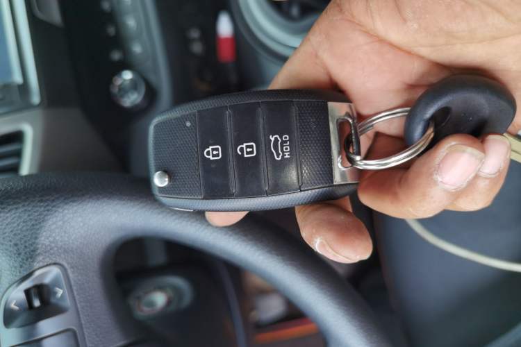 Used Kia Sportage R 2015 2.0L Manual Two-Wheel Drive GL Model Vehicle Key