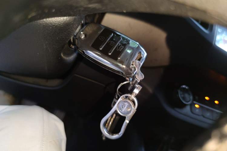 Used Kia Sportage R 2015 2.0L Manual Two-Wheel Drive GL Model Vehicle Key