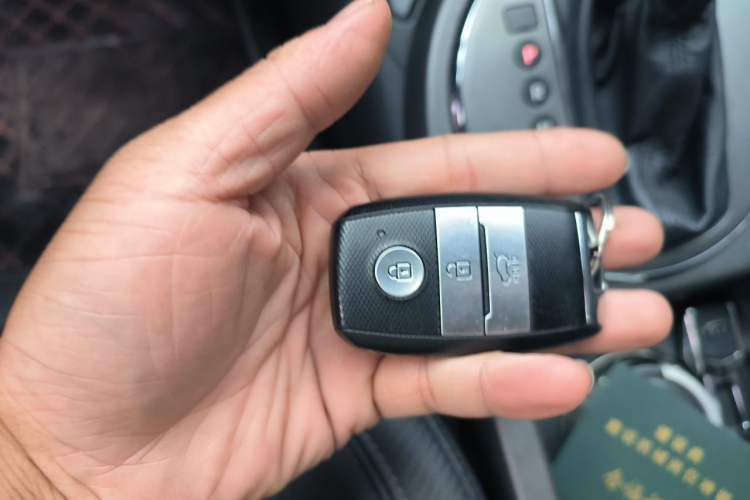 Used Kia Sportage R 2015 2.0L Automatic Two-Wheel Drive DLX Model Vehicle Key