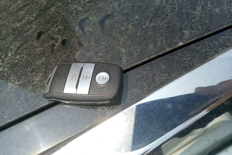 Used Kia Sportage R 2015 2.0L Automatic Two-Wheel Drive DLX Model Vehicle Key