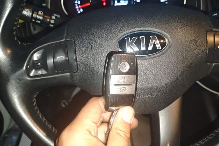 Used Kia Sportage R 2015 2.0L Automatic Two-Wheel Drive DLX Model Vehicle Key