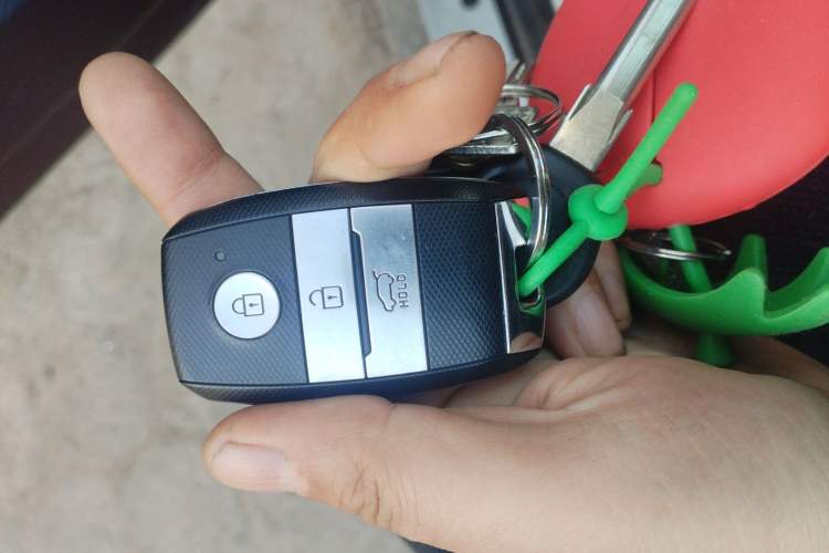 Used Kia Sportage R 2015 2.0L Automatic Two-Wheel Drive GLS Vehicle Key