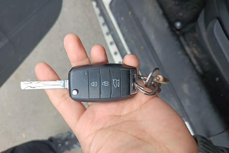 Used Kia Sportage R 2015 2.0L Automatic Two-Wheel Drive GL Vehicle Key