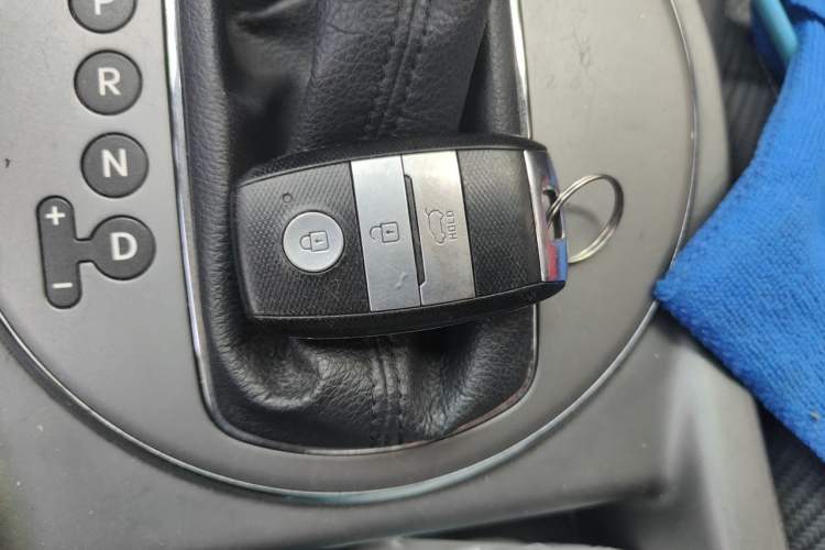 Used Kia Sportage R 2015 2.0L Automatic Two-Wheel Drive DLX Model Vehicle Key
