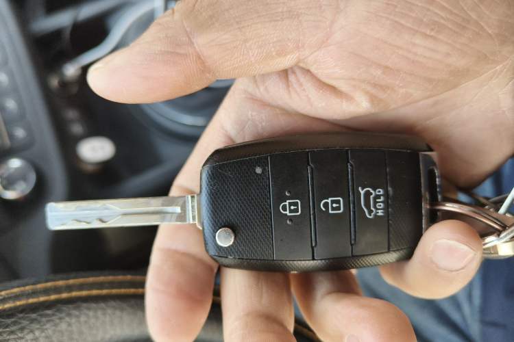 Used Kia Sportage R 2015 2.0L Manual Two-Wheel Drive GL Model Vehicle Key
