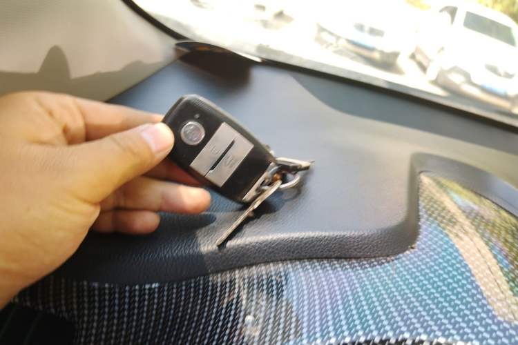 Used Kia Sportage R 2015 2.0L Automatic Two-Wheel Drive DLX Model Vehicle Key