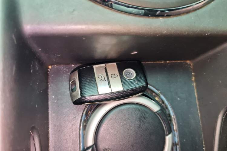 Used Kia Sportage R 2015 2.0L Automatic Two-Wheel Drive DLX Model Vehicle Key