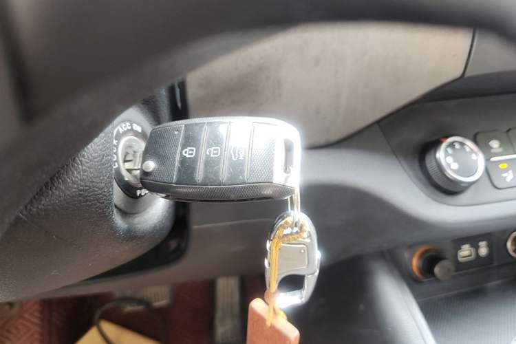 Used Kia Sportage R 2015 2.0L Automatic Two-Wheel Drive GL Vehicle Key