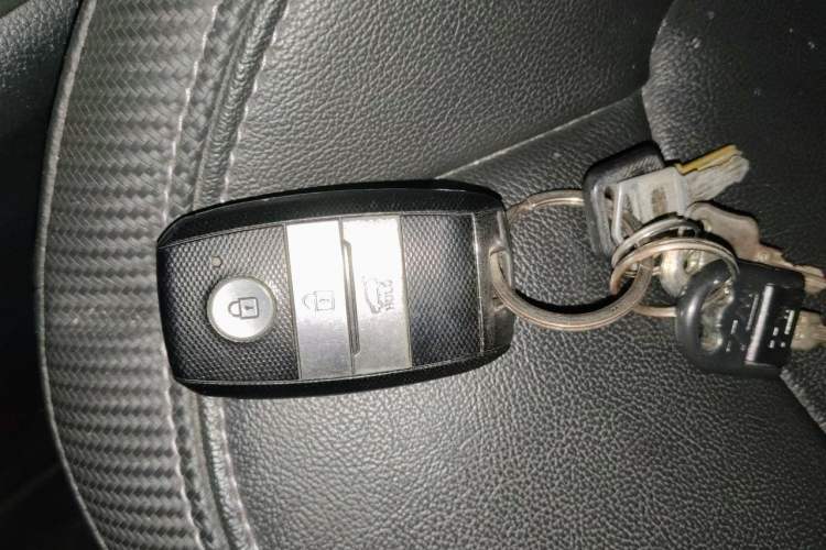 Used Kia Sportage R 2015 2.0L Automatic Two-Wheel Drive DLX Model Vehicle Key