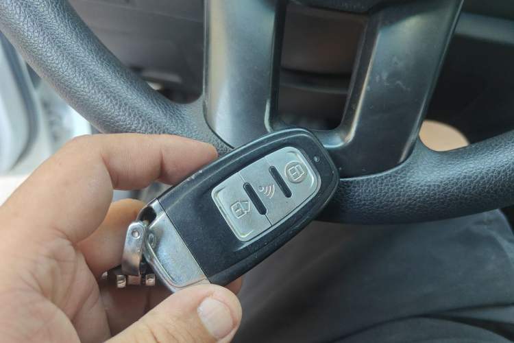 Used Kia Sportage R 2015 2.0L Automatic Two-Wheel Drive GL Vehicle Key