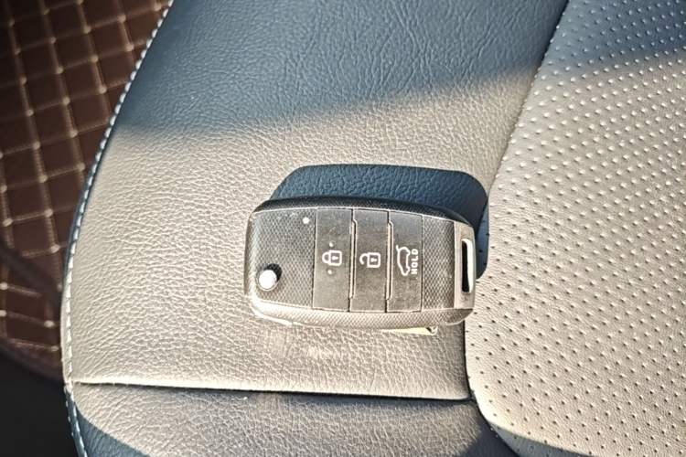 Used Kia Sportage R 2015 2.0L Automatic Two-Wheel Drive GL Vehicle Key