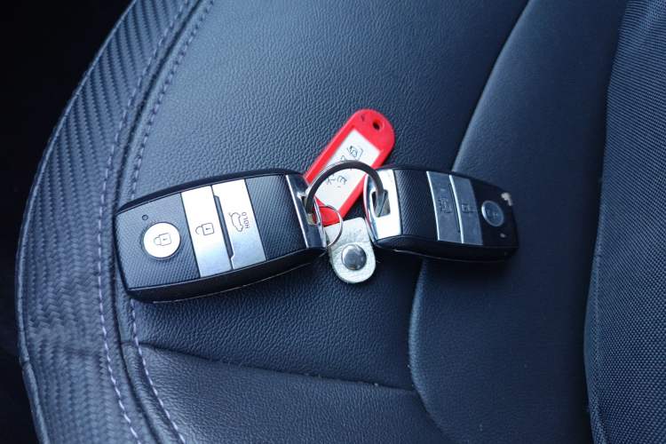 Used Kia Sportage R 2015 2.0L Automatic Two-Wheel Drive DLX Model Vehicle Key