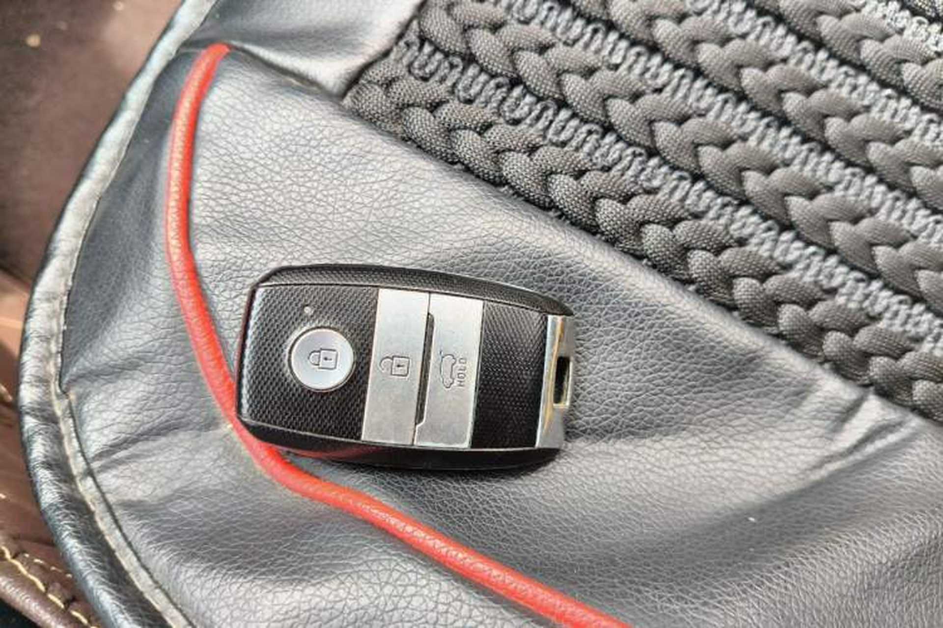 Used Kia Sportage R 2015 2.0L Automatic Two-Wheel Drive DLX Model Vehicle Key
